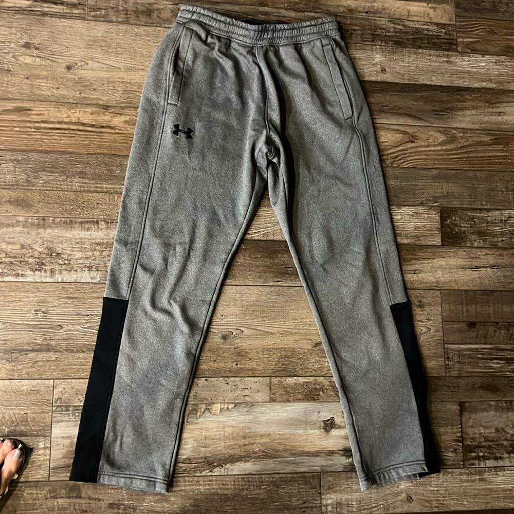 Men’s Under Armoure sweatpants. Worn once. Size medium.